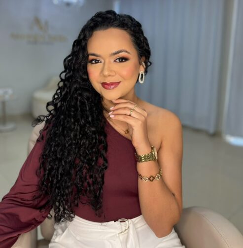 Daillyane Vinck transforma paixão pela moda em empreendimento em Careiro