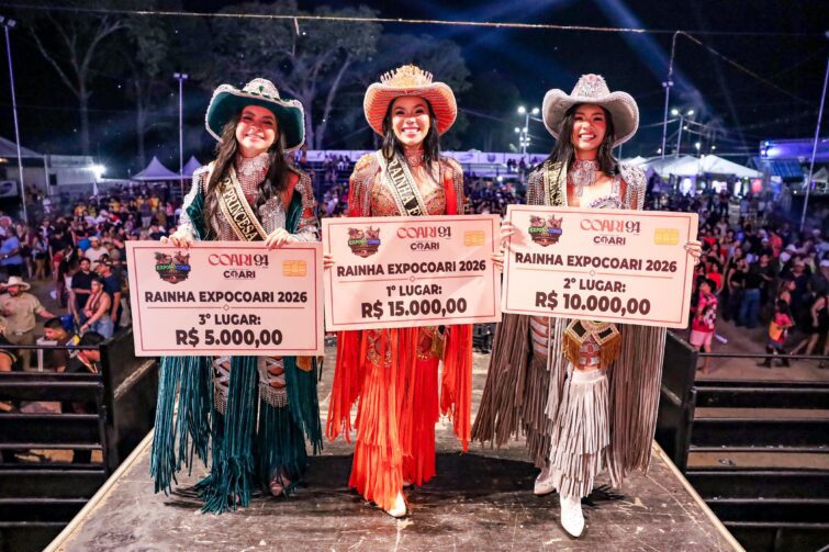 Mikaelly Fontes é eleita a primeira rainha da ExpoCoari