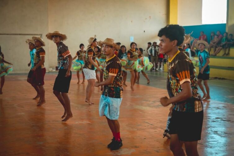 Abertura do Festival do Mocambo tem homenagens de quadrilhas às tradições amazônicas