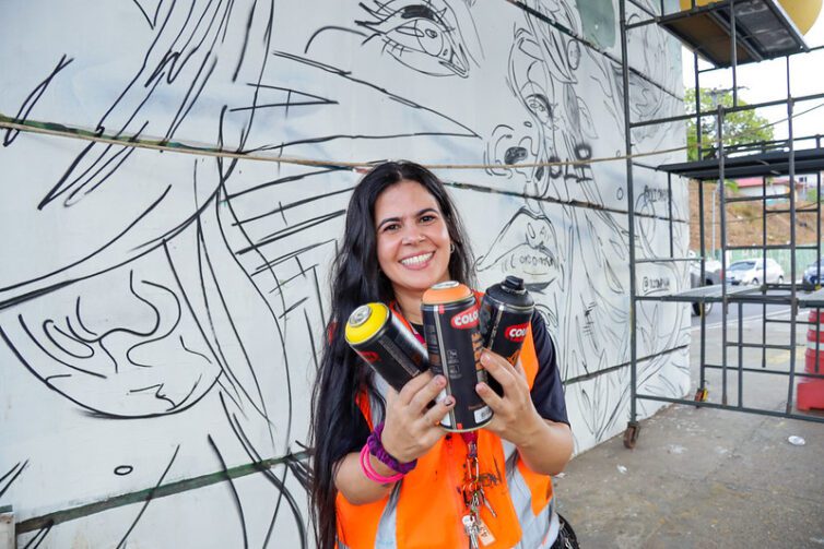 Mulheres no graffite: projeto leva arte urbana a viadutos de Manaus