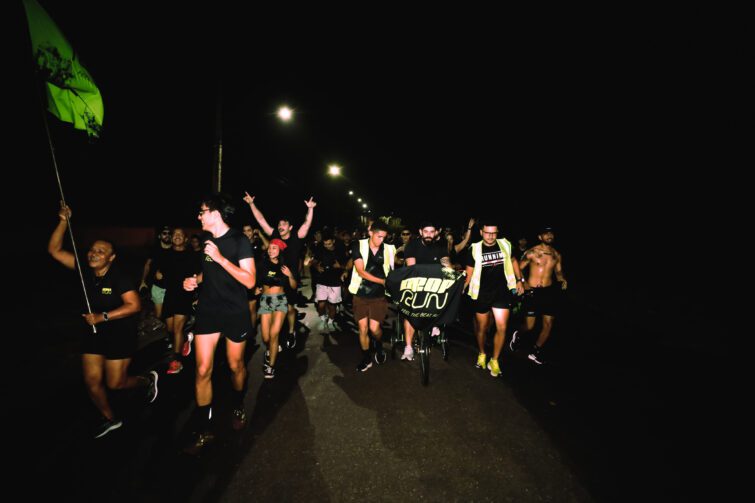 Ponta Negra recebe edição da Drop Run com corrida noturna, DJs e after; saiba como participar