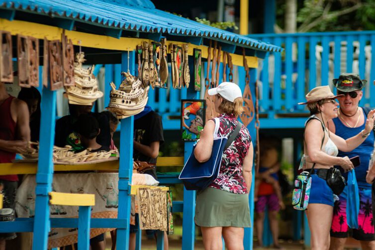 Parintins abre 2ª Semana do Turismo com salão e novos atrativos