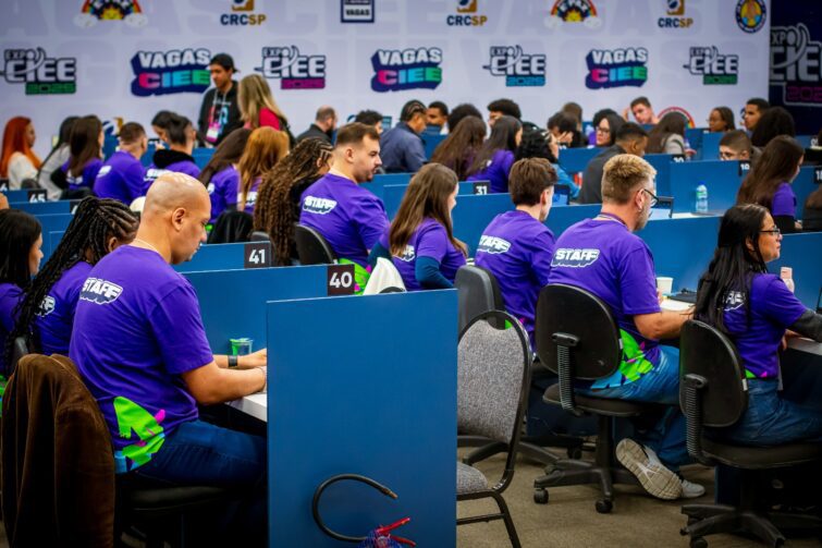 Manaus tem 93 vagas de estágio para estudantes do ensino médio e superior