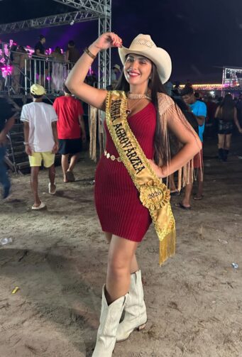 Da formação em farmácia às passarelas: conheça a trajetória de Amanda Salanova em Careiro