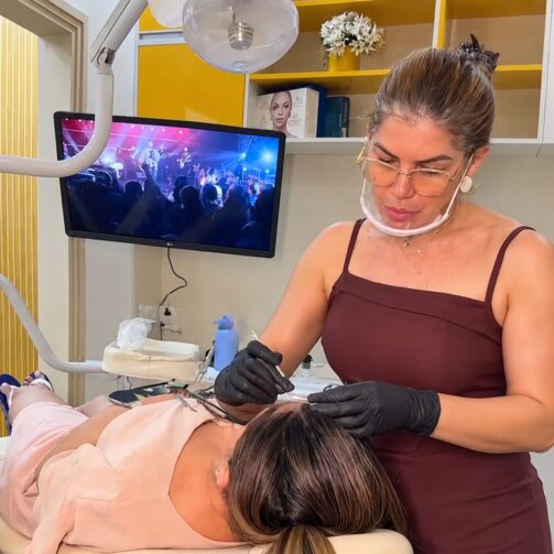 Lenilde Sequeira transforma sonho de infância em carreira na odontologia, em Coari