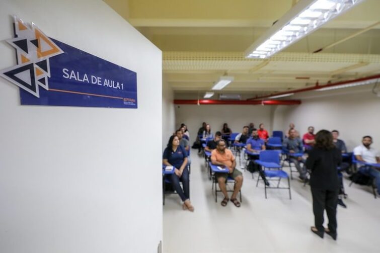 Escola Pública de Trânsito oferece 1.180 vagas para cursos em novembro no AM