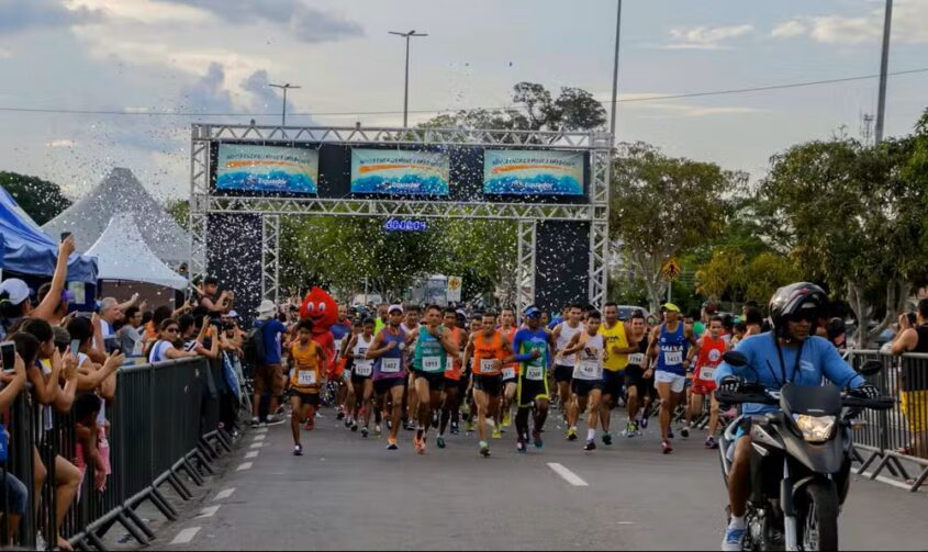 Corrida ao pôr do sol e show de Samuel Rosa agitam a Ponta Negra em novembro
